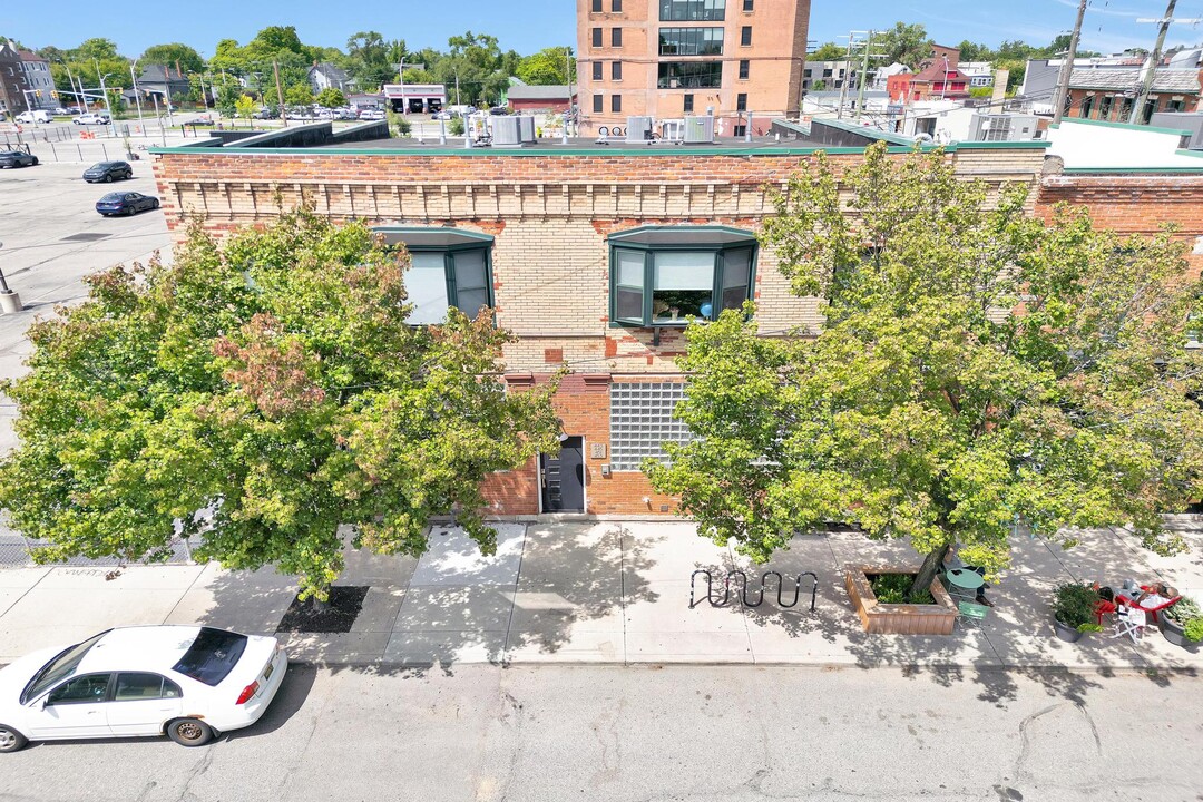 443 E Milwaukee St in Detroit, MI - Foto de edificio