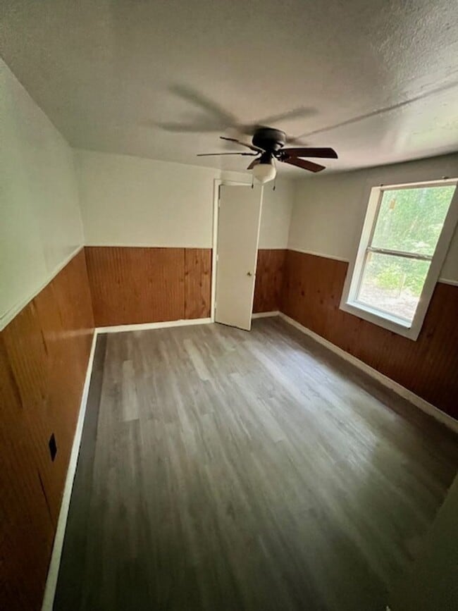 3731 W Rollins St in Moss Point, MS - Building Photo - Building Photo