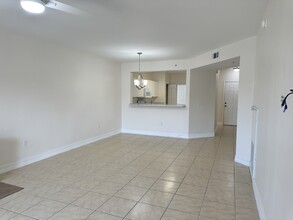 7818 Great Heron Way, Unit 105 in Naples, FL - Building Photo - Building Photo