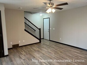 Beautiful 3 Bedroom 1.5 Bathroom Townhome! in Sioux Falls, SD - Building Photo - Building Photo