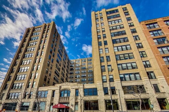 property at 728 W Jackson Blvd