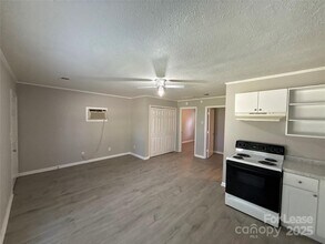 609 W Davidson Ave in Gastonia, NC - Building Photo - Building Photo