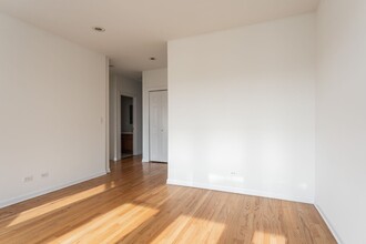 2504 W Catalpa Ave in Chicago, IL - Building Photo - Building Photo