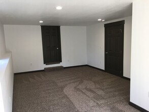 140 NW Larry St in Pullman, WA - Building Photo - Building Photo