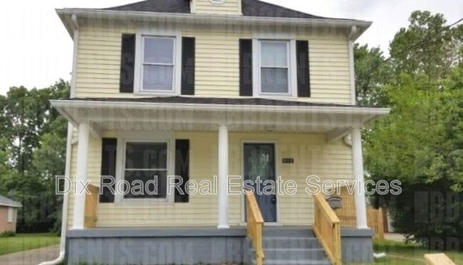 property at 1007 Bellaire Ave