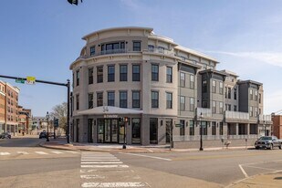 50 Maplewood Ave in Portsmouth, NH - Building Photo