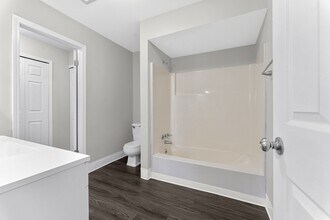 24360 E River Rd in Grosse Ile Township, MI - Building Photo - Building Photo