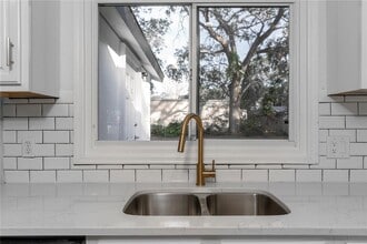 1395 Davis Rd in Dunedin, FL - Building Photo - Building Photo