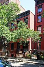 317 W 18th St in New York, NY - Building Photo - Building Photo