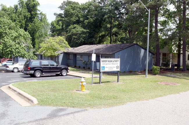 Griffin Apartments on E Mckenzie in Fairmont, NC - Building Photo - Building Photo