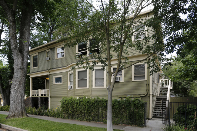 2231 I St in Sacramento, CA - Building Photo - Building Photo