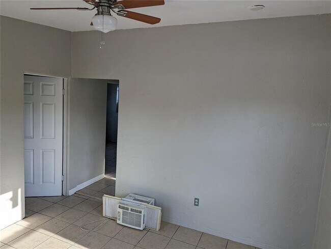 2000 Queensboro Ave S in St. Petersburg, FL - Building Photo - Building Photo