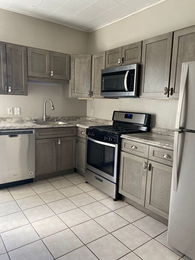 15 Hanna Pl, Unit 15 #2 in Rochester, NY - Foto de edificio - Building Photo