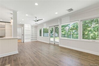 17 Soundview Ave in Rye, NY - Building Photo - Building Photo