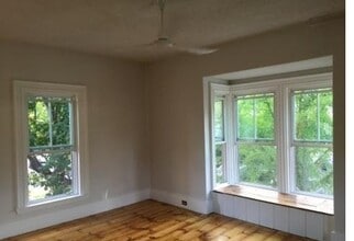 58 Fessenden St, Unit 3 in Portland, ME - Foto de edificio - Building Photo