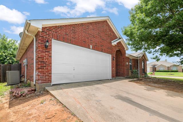 2013 Sword Fish Dr in Mansfield, TX - Building Photo - Building Photo