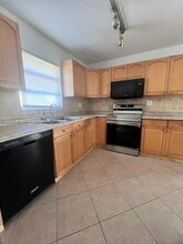 2611 NW 16th Ct in Fort Lauderdale, FL - Foto de edificio - Building Photo