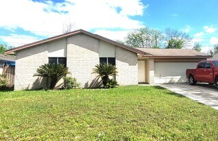 11622 Old Telegraph Rd in Houston, TX - Building Photo