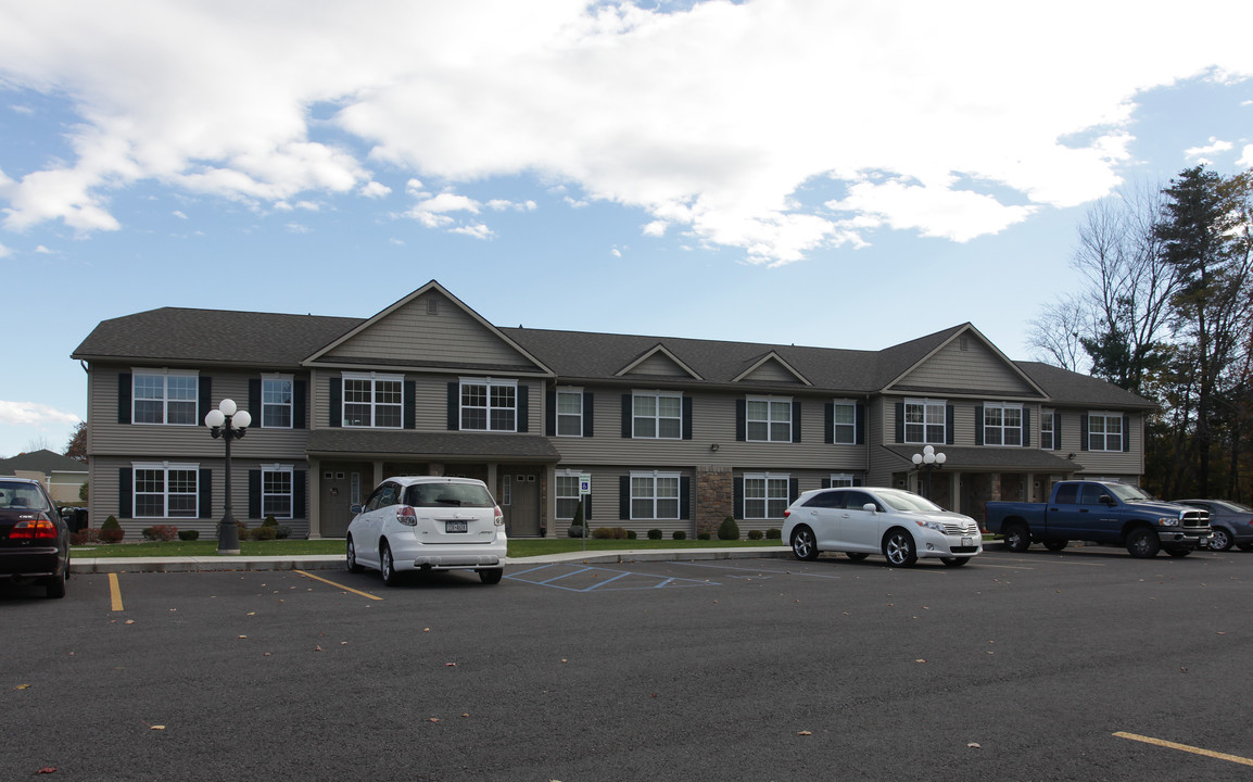 Victoria Gardens II in Schenectady, NY - Building Photo