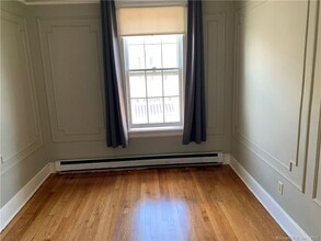 28 W Main St in Groton, CT - Building Photo - Building Photo