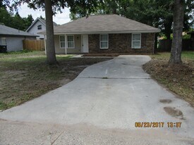 132 Neva Ave in Savannah, GA - Building Photo