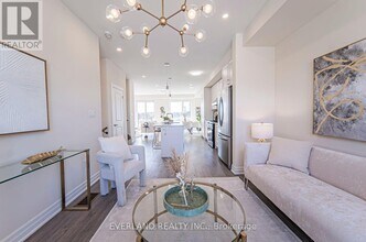 3 William Russell Ln in Richmond Hill, ON - Building Photo - Building Photo