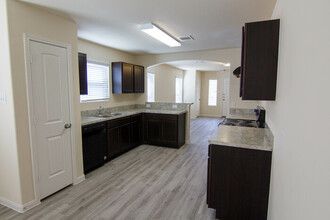 8702 Doris Oaks Cir in Houston, TX - Building Photo - Building Photo