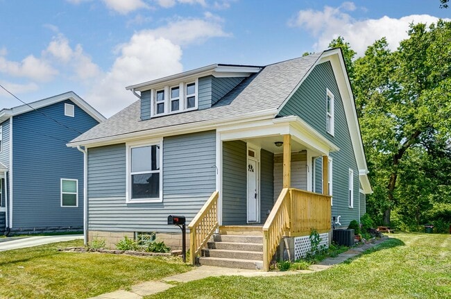 property at 1619 Pleasant Ave