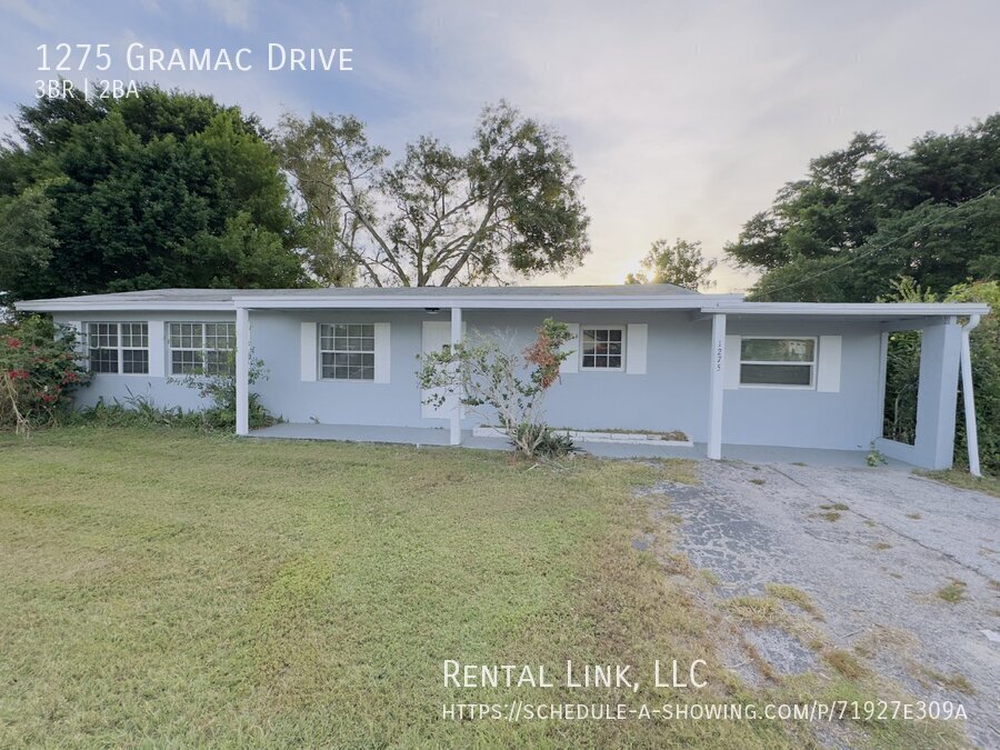 1275 Gramac Dr in North Fort Myers, FL - Building Photo