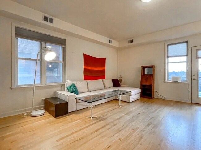 1430 Chicago Ave, Unit 5W in Evanston, IL - Building Photo - Building Photo
