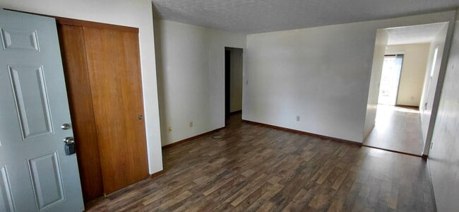 2585-2587 Four Seasons Dr, Unit 2585 in Columbus, OH - Foto de edificio - Building Photo