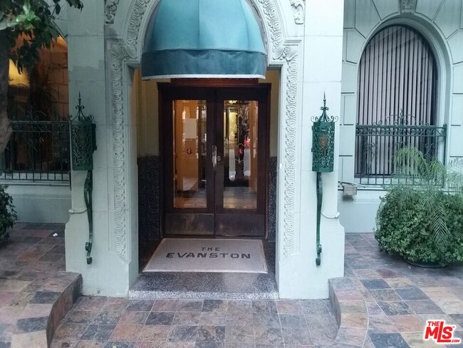 property at 630 S Kenmore Ave