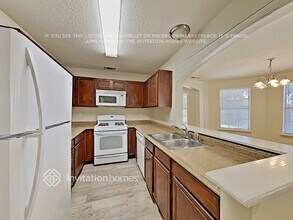 5201 Waltham Ct in Garland, TX - Foto de edificio - Building Photo