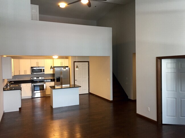 143 S Main St, Unit 3 photo'