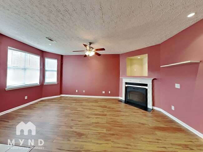 6204 Ellenwood Dr in Rex, GA - Foto de edificio - Building Photo