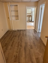 215 Main St in Hyannis, MA - Building Photo