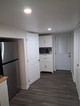 7012 Warfield Rd in Gaithersburg, MD - Building Photo - Building Photo