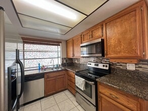 936 Venice Glen in Escondido, CA - Building Photo - Building Photo