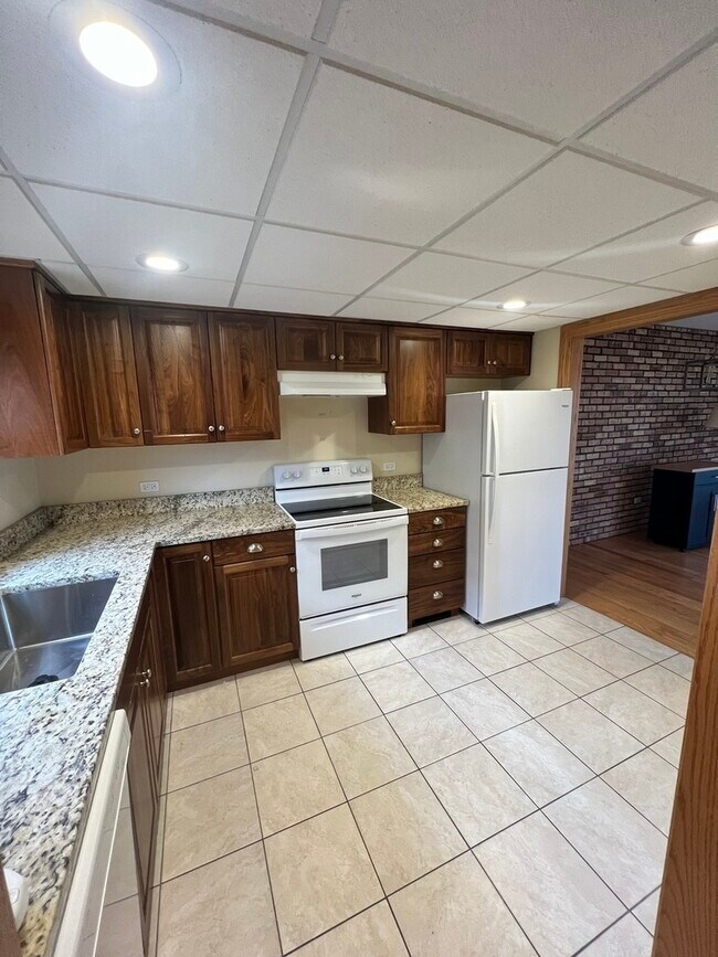 1988 Green Bay Rd in Highland Park, IL - Building Photo - Building Photo