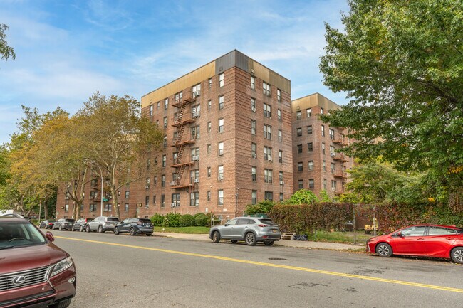 3021 Avenue Z in Brooklyn, NY - Foto de edificio - Building Photo