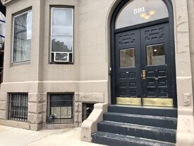 591 Beacon St, Unit 3 in Boston, MA - Building Photo