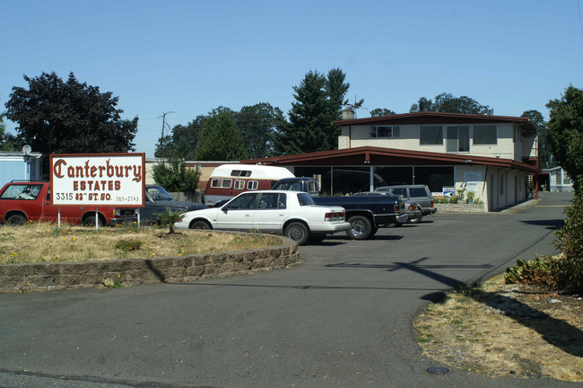 Canterbury Estates Mobile Home Park in Tacoma, WA - Foto de edificio - Building Photo