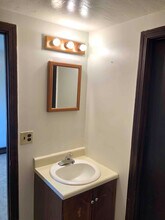 6 Elm St-Unit -apt 5 in Northfield, NH - Foto de edificio - Building Photo