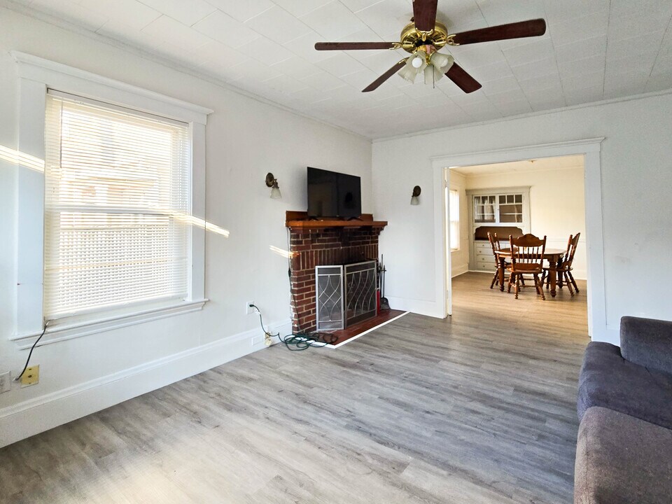 63 Pinckney St, Unit 1 in Somerville, MA - Foto de edificio