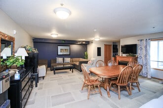 Bennington Hill Apartments in Sioux Falls, SD - Foto de edificio - Building Photo