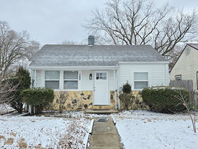 property at 742 N Elmer St