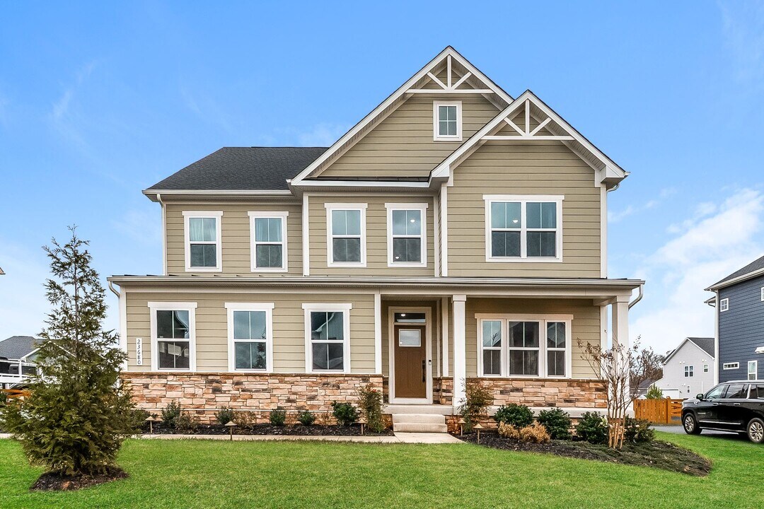 23680 Everett Vly Dr in Stone Ridge, VA - Building Photo