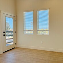 470 NW Fir Ave in Redmond, OR - Building Photo - Building Photo