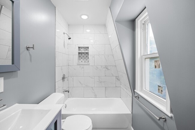 376 Forrest St in Jersey City, NJ - Building Photo - Building Photo