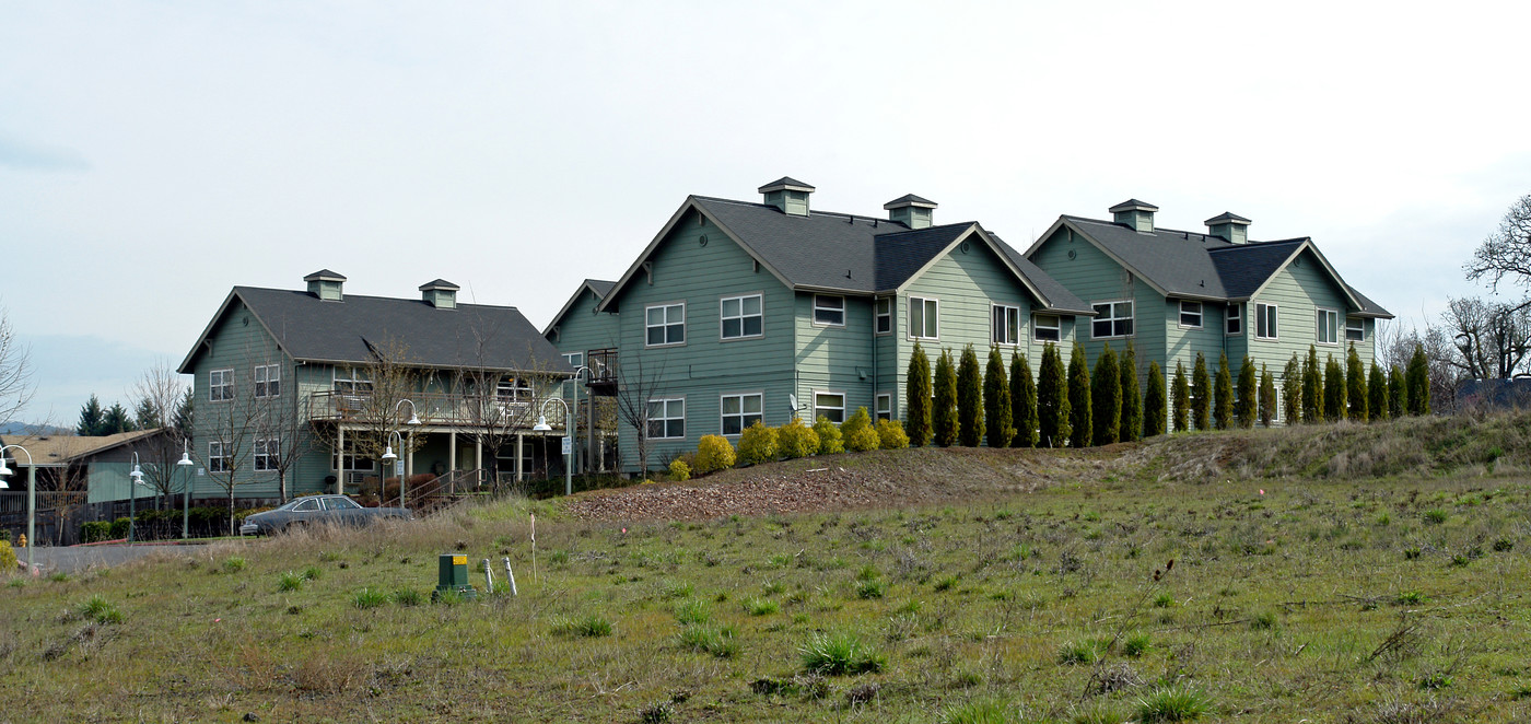 Westview Commons in Roseburg, OR - Building Photo